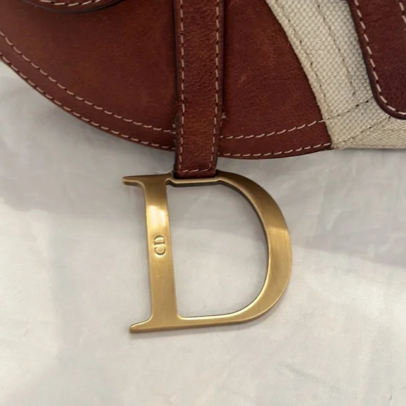 Dior Crossbody Saddle Bag - Picture 4 of 16